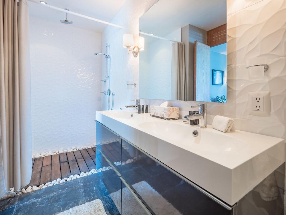 Hotel At Sapphire Ocean Club