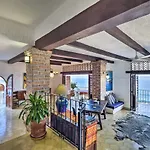 Mid-Century Modern Condo With Patio And Ocean Views!