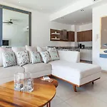 Zenith 601, Zona Romantica, 2 Balconies With Incredible Views, Rooftop Pool