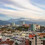 Deluxe Marina View Apartment