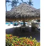 Beautiful Pool View, Base Floor, Marina Vallarta