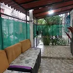 Studio In Excellent Location