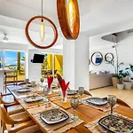 Bay View Grand Villa F4