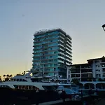Luxury Condo On The Marina