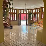 Villa Oasis-Solo Traveller Studio
