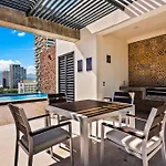 A Few Breezy Steps To The Beach ~Luxurious Stay~