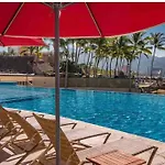 Beach Front~ Jacuzzi ~ Spectacular Ocean Views
