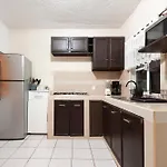 Cozy Apartment Near Versalles
