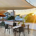 Apartments 6 Blocks To Beach, Roof Terrace With Spa Tub & Bbq