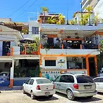 Terraza Y Balcon En La Zona Romantica Cerca Del Mar
