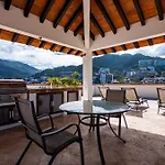 Ocean View 2Br Condo-Balcony-Beach-Pool