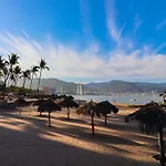 Grand Venetian Beachfront Condo