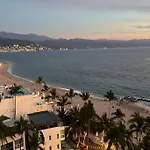 Vivienda En Puerto Vallarta Centrica Y Elegante