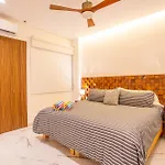 Cozy Modern Condo In Romantica, Pool, Gym
