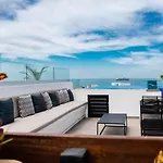 Zoho Skies Loft Rooftop Infinity Pool & Lounge