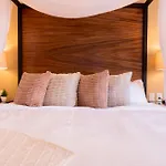 Casa Victoria Malecon - Adults Only