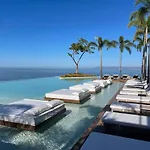 New! Luxury 2Bd 2Ba Romantic Zone Largest Pool In Pv Sea View Balcony