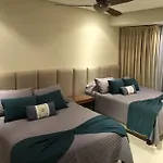 Peninsula Condo On 10Th Floor