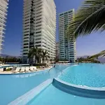 Peninsula Condo On 10Th Floor