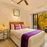 Villa Lola - Adults Only