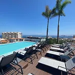 Chic Condo With Scenic Views, Pool And Gym