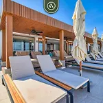 Condo With Oceanview - 2Br Condo - Rooftop Pool