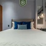 Luxury 2 Bedroom Condo With Beachview - Rooftop Pool