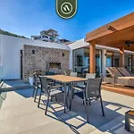 Luxury 2 Bedroom Condo With Beachview - Rooftop Pool