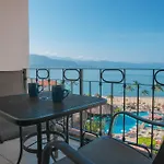 Hermoso Condo Frente Al Mar
