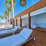 Condo With Balcony - Rooftop Pool With Ocean View