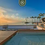 Condo With Balcony - Rooftop Pool With Ocean View