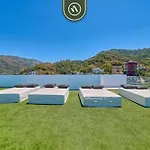 Condo With Balcony - Rooftop Pool With Ocean View