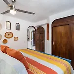 Authentic Condo - Zona Romantica