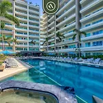Luxury 2 Bedroom Condo Near Golf Courses And Marina - Pool