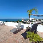 Luxo Studio Facing The Sea