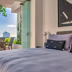 Ocean View Luxury Condo - Walk To The Beach, Clubs And Restaurants