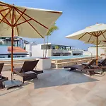 Casa Simpatica Private Hot Tub, Bbq, Desk And Pool