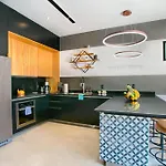 Hgtv Funky Loft-Style Condo, Mtn Views, Pool, Gym