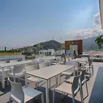 Studio In Central Location, Rooftop Pool, Hot Tub, Gym, Fire Pit