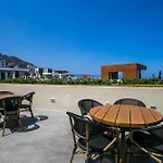 Pavilion Condo - 2 Pools, 2 Hot Tubs, Gym, Bbq