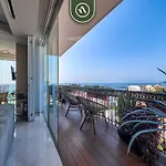 Luxury Corner Unit With Breataking Ocean Views