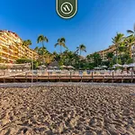 Beachfront 3 Bedroom Condo With Pools - Beachclub