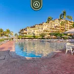 Beachfront 3 Bedroom Condo With Pools - Beachclub