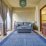 Tasteful Condo Near Romantic Zone - Pool