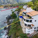 Ocean Front Villa*Beach*Heated Pools* Chef*Staff