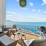 Oceanfront 2 Bedroom Condo With Spectacular View - Pool