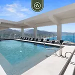 Amazing 1 Bedroom Condo - Beachfront - Pools - King
