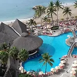Amazing Ocean View! Access To The Pool & The Beach
