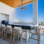 D\'Vine Escape: Luxury Condo In Romantic Zone