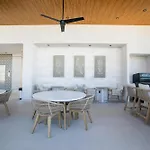 D\'Vine Escape: Luxury Condo In Romantic Zone